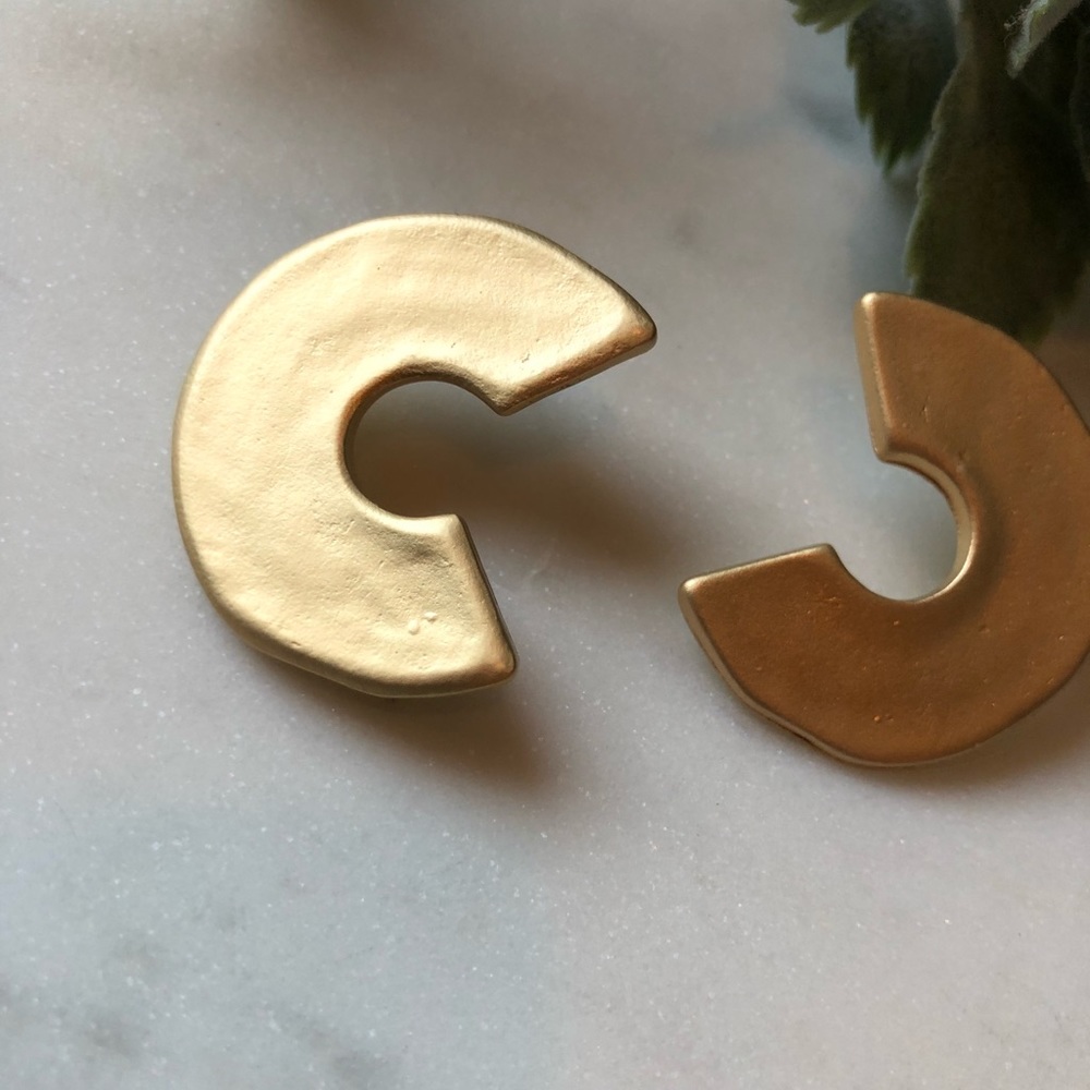 The Asher - Semi Circle Studs - Picture 2 of 4